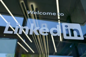 LinkedIn Makes Company Page Messaging Feature Available To All Brands