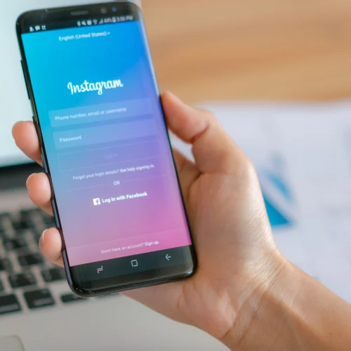 Instagram Trials 'Discover Content Together' Functionality to Engage Users